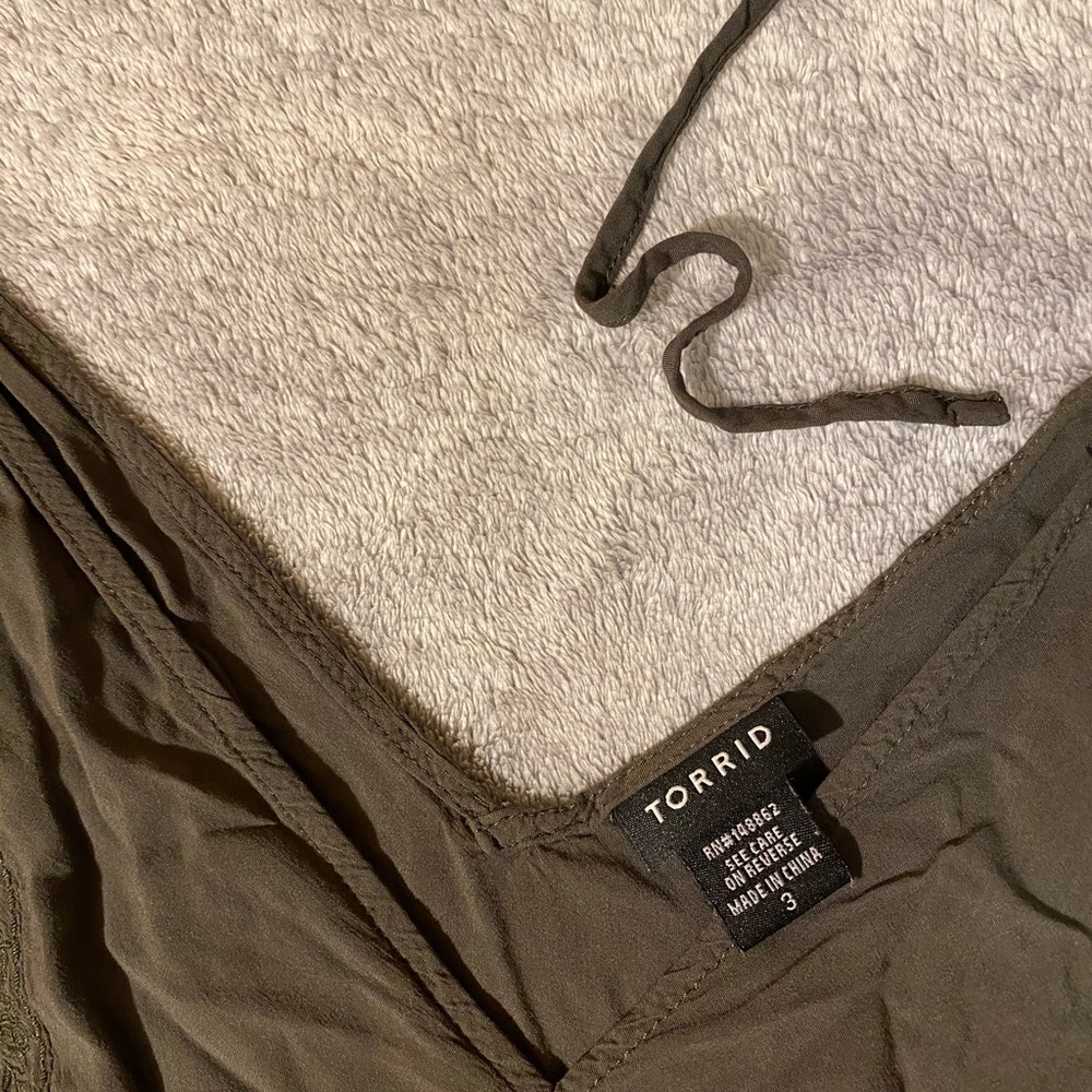 Olive Lace Inset Tank - Picture 2 of 3